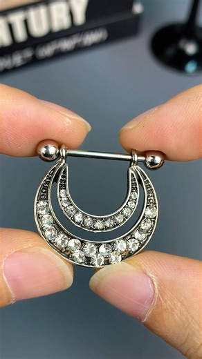 Shimmering Double Nipple Jewelry Design