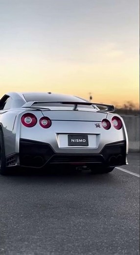 WAKE UP THE STREETS! Nissan GT-R R35 Cold Start Sound Check! 🚗💨 #coldstart #nissangtr #gtr35 #jdm