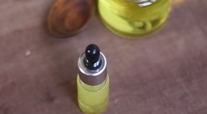 Homemade DIY Hair Growth Serum To Stimulate Hair & Stop Hair Fall - The Everyday Blogger