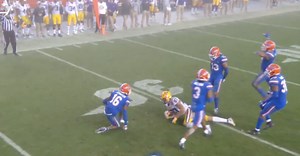 Florida Player Throwing Shoe Cost The Gators The Game Against LSU (VIDEO)