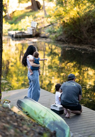 Creative Backyard Photoshoot Ideas for Families