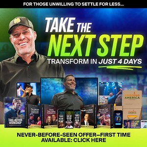 Ever wonder how some people run into closed doors 🚪 and red lights🚦 and still seem to create success? How some people see opportunities­­­ where others only see stop signs? Being able to view struggle as a gateway to breaking through isn't some magical skill only lucky people have. ❌ The truth is that they know a secret you don't yet know – And that secret is this: they decided not to let circumstances control their fate. 💯 They see fear as an opportunity for GROWTH and have the skills and em