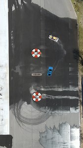 Hybrid Gaming - Gaming mit realer Physik im Maßstab 1:43! Hier im perfekten Vergleich mit einem professionellen Drift Fahrzeug vom FSZ am Nürbrugring!🔥😎 Ihr wollt mehr davon sehen? Dann schaut euch unsere DR!FT-Fahrschule auf YouTube an!😉 🇬🇧 Hybrid gaming - gaming with real physics on a scale of 1:43! Here in perfect comparison with a professional drift vehicle from the FSZ at the Nürbrugring!🔥😎 Want to see more? Then take a look at our DR!FT driving school on YouTube! ________ #fsznürbur