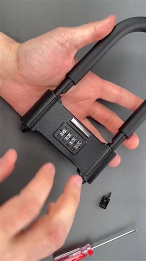 31K views · 341 reactions | A Literal Security Hole! (Jin Hao Combination Bike Lock) #lockpick #lockpicking #picklock #locks #lockpicker #fyp #padlock | Picking Locks | Facebook