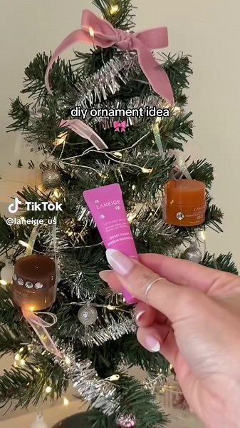 When your lip care doubles as holiday decor 🎄✨ Soft, juicy, glossy lips and a tree that sparkles? Absolutely. 🤭 Midnight Minis are filled with limited-edition Lip Glowy Balms   Lip Sleeping Masks- your go-to K-beauty lip routine for winter hydration, glossy lip looks, stocking stuffers, and every last minute holiday gift idea. 💙🎁 Shop Midnight Minis and Holiday Sets in-store @sephora, #sephora#Sephora  another treat: ✨ SAVEGIFTS for 20% off ✨ QUICKGIFTS for free same-day delivery Your new ho