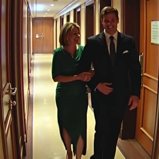 I slept with a stranger at 62… and the next morning, the truth left me reeling… The year I turned 62, my life seemed peaceful. My husband had passed away long ago, my children had started their own families and rarely visited. I lived alone in a small house in the countryside. In the afternoons, I liked to sit by the window, listen to the birds singing, and watch the golden sun spill over the deserted street. A quiet life, but deep inside, there was an emptiness I'd never wanted to admit: loneli