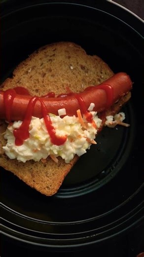 100% beef hot dog with claw saw