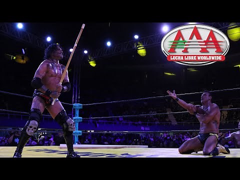 CIBERNÉTICO vs. PATRON ALBERTO for the AAA LUCHA LIBRE MEGA CHAMPIONSHIP