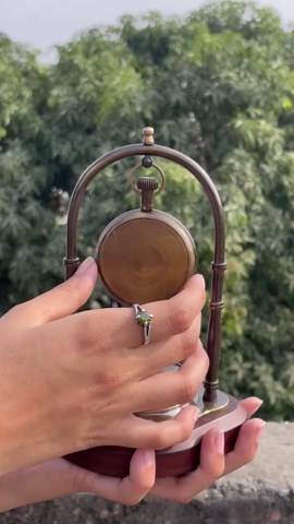 Table Clock Desk Clock Vintage Style Table Clock with Compass Battery Operated Clock Birthday Gift Table top Accessories Home Office Decorative Clock Gift