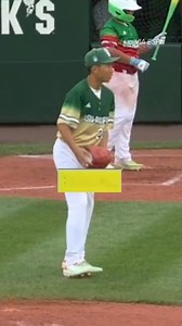 Little League pitcher Lin Chin-Tse has a RIDICULOUS arm. | CBS Sports MLB