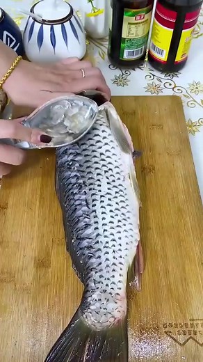 Home Kitchen Guide: How to Scale Fish Easily