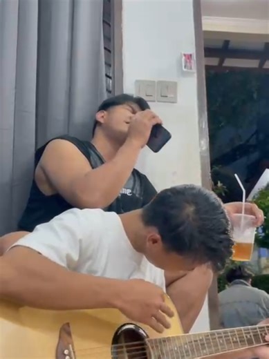 Robi and Ferdi's Epic Sing-Along Performance