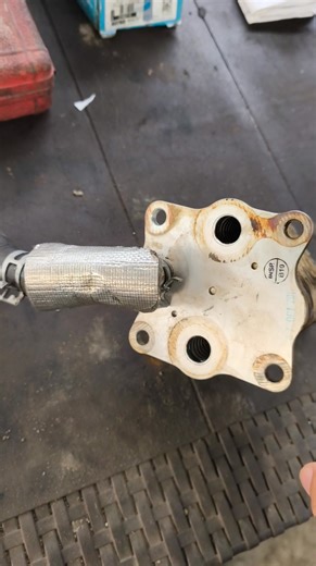 50K views · 1.1K reactions | NAGHAHALO ang engine oil sa Coolant, Rare issue NG Toyota GD Engine. Ano Kaya ang problema? #foryoupageシforyou #certifiedtechnicians #mechaniclife #tips | Fix it Right Garage | Facebook