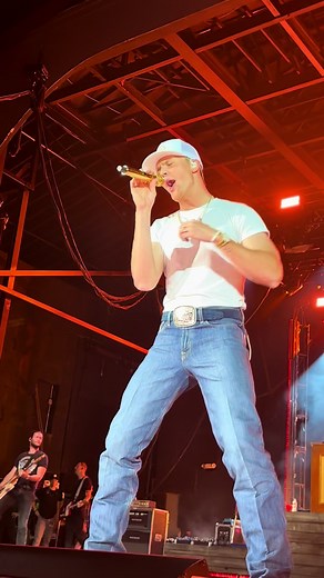 Parker McCollum Live Concert - Burn It Down