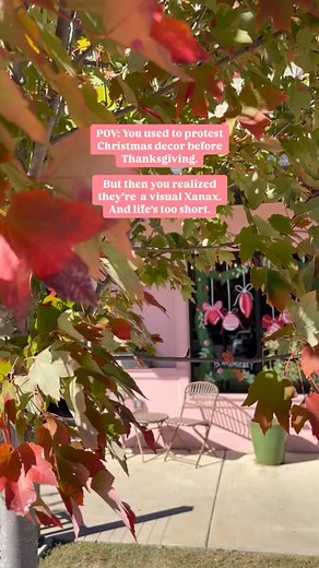 194 reactions · 10 comments | Thank you @amyemgeart for giving LIFE to the beautiful shop windows! Ho Ho Ho! | The Apple Gal | Facebook