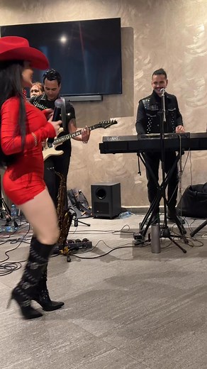 El Pavido navido 🥁 #monterrey #made #parati #musica | madee ainley