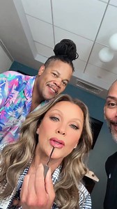 Camera ready for @livekellyandryan with the best glam squad talking about @potusbway @sethrudetsky concert family and the doggies 🐾🐾 | Vanessa Williams