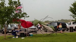 6.9K views · 85 reactions | Strong wind gusts around 60-70 mph causing tents and debris to blow around the parking lots of Chicagoland Speedway. Tons of dust being picked up along gust front as well! #ILwx | Echo Top Storm Chasers | Facebook