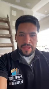 En este completo tutorial de YouTube, te sumergirás en el fascinante mundo del masillado de drywall o paneles de yeso. Prepárate para dominar: 🛠️ **ENCINTADO**: Descubre los secretos para obtener un acabado perfecto en tus juntas. 🔍 **MASILADO EN**: - **JUNTAS CON BISEL**: Aprende a darle ese toque profesional a tus juntas biseladas. - **ESQUINAS DE TECHO**: Domina la técnica para lograr esquinas de techo impecables. - **ESQUINAS DE PUERTAS**: Haz que las esquinas de tus puertas luzcan impecab