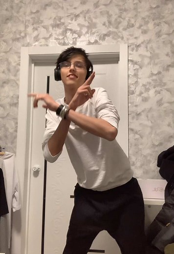 Dance Madness: Creative Moves in a Bedroom Setting