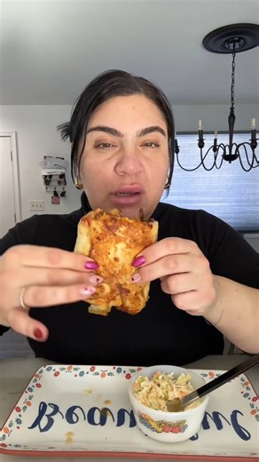 LUNCH WITH ME 👀🍴 – RELAXING MUKBANG & ASMR VIBES Come have lunch with me 👀🍴 A cozy mukbang with ASMR crunch and mom-life vibes — let’s eat, chat, and unwind together 😌💖 #lunchwithme #momsoftiktok #mukbang #asmr #fyp #foodie #relaxing #foodvideo #trending #comfortfood | Leahscucina