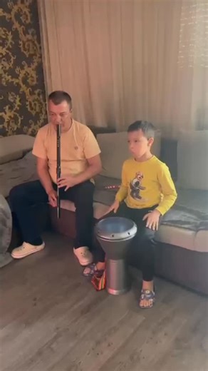 Anatolii Basarab on Instagram: "Cantare.🤣🤣 #anatolbasarab #andreibasarab"