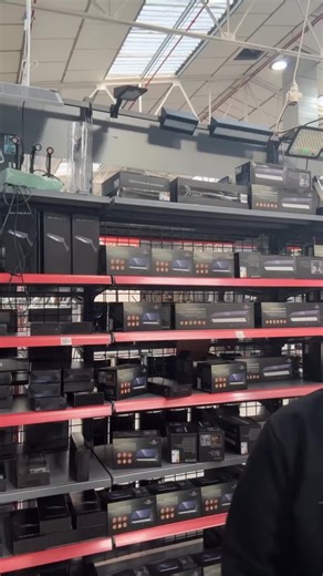 LumenSolar - Potente Foco Solar Exterior LED | Impermeable IP66 | Ajustable | Con Control Remoto | Luz de Jardín y Seguridad | Disponible en 10W y 20W (20W)