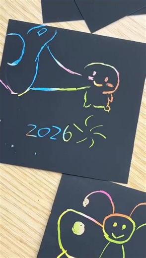 Tape-free works of art suitable for children, note paper safe bamboo brush, so that they can create freely without touching the screen.#kidscrafts #screenfreekids #ArtTime #busymomlife #toddleractivities