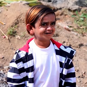 2.3M views · 68K reactions | Chotu Dada Vs lady DON | छोटू दादा बनाम लेडी डॉन | Chotu Dada Comedy Videos #ChotuDada #ComedyVideo #ChotuKeGolgappe #chotudadacomedy | SA Entertainment | Facebook