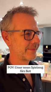 Schläfst du mit offenem Mund? Dann lies das unbedingt. Die Art, wie du atmest – besonders nachts – beeinflusst viel mehr, als du denkst: deinen Schlaf, deine Energie am Tag, dein Immunsystem, sogar deine Gesichtsform! Der Schlüssel? Nasenatmung. Aber was, wenn deine Nase nachts einfach „zu“ ist – durch Allergien, enge Nasenklappen oder verstopfte Nasenwege? Hier kommen Nasendilatoren ins Spiel. Diese kleinen Helfer werden in die Nasenlöcher eingesetzt und halten die Nasenklappen mechanisch offen