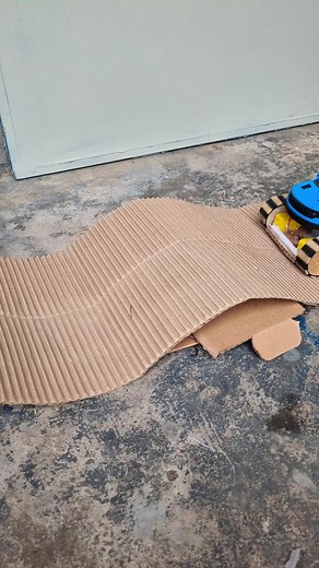 Tracked car climbs hills powerfully #rc #diy #car #remote #trending #DIY #CardboardCraft #RemoteControlCar #tractor #truck #cardboardrccar #howtomakecardboardcar #diyportal #TrackedVehicle #Helicopter