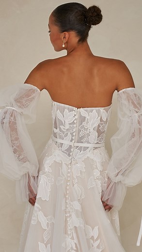 Guaranteed a good fluff test with @madilanebridal ✨🤍🤭 • • • • #weddingtrends #weddingdress #weddinggown #bridaltrend #bridalfashion #bridalgown #bridalinspo #weddinginspo #bridaltrends #weddingtrends #modernbride #indiebride #chantillyokc #sayyestothedress #shesaidyes #bridalgownshop #weddingdressshop #bridetobe #justengaged #oklahomaweddings #bridesofok #bridesofoklahoma #weddingaccessory #weddinglook #weddingplanning #bridallook #chantillybridalstudio #trendingreels | Chantilly Bridal Studio