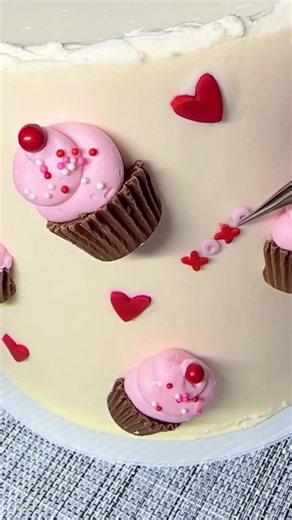 The cutest cake hack you'll see today! 🧁✨ | Chefclub Network