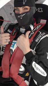 O que acham dessa versão Ana pilota??? 🏎️ Hoje levo vocês comigo pra minha primeira aula de pilotagem. Eu amei!!! Será que mandei bem??? Obrigada @robertomanzinicp pela aula!!! Vem assistir em YouTube.com/AnaHickmann #anahickmann #piloto #curso #interlagos #canalanahickmann | Ana Hickmann