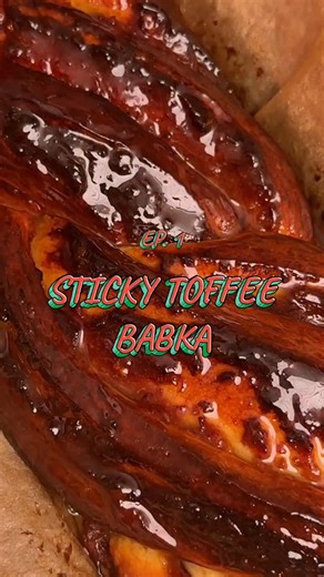 Benjamin Andersen on Instagram: "Sticky Toffee Babka… easily one of the filthiest bakes of December. ✨🍯 Full recipe with all steps is down in this caption 👇 There’s just something about December baking. Warm spices, deep caramel, soft dough, that smell that takes over the whole kitchen. And this babka is my favourite of them all — a fluffy, buttery braid stuffed with a rich caramel-date filling that tastes like sticky toffee pudding wrapped in pastry. Absolute holiday comfort. Dough: 500 g flo