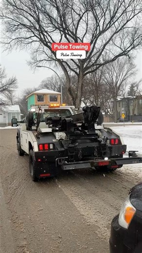 Emergency Roadside Assistance in Edmonton 🚨 | Pulse Towing Tow Truck