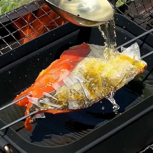 【BBQのスゴ技♡こんな作り方あったの！】簡単お役立ちキャンプ飯のレシピ3選 / BBQ Tricks 3 Recipes レシピはこちら！https://www.buzzfeed.com/jp/kazunoritakeda/bbq-tricks-3-recipes-movie | Tasty Japan