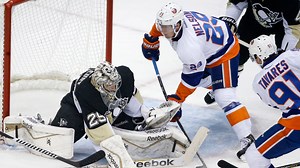 Islanders fight off Pens’ comeback, win in SO