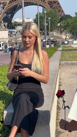 360K views · 9.3K reactions | La Tour Eiffel inspire la romance  | TonyCzh | Facebook