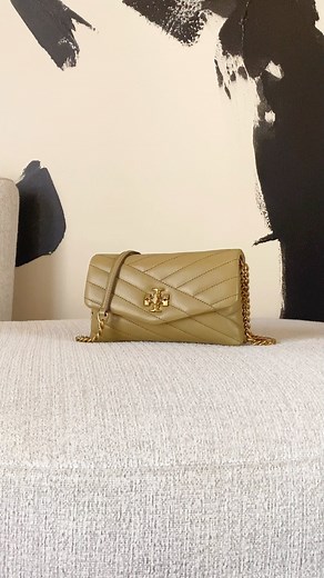 2.3K views | Luxury and practicality come together in the Tory Burch Kira Chevron Wallet On Chain in Pebblestone! Featuring smooth leather, gold hardware, and 6 card slots, it’s your new go-to accessory.  Shop today at balilene.com or WhatsApp us at 085330033003!  | Balilene | Facebook