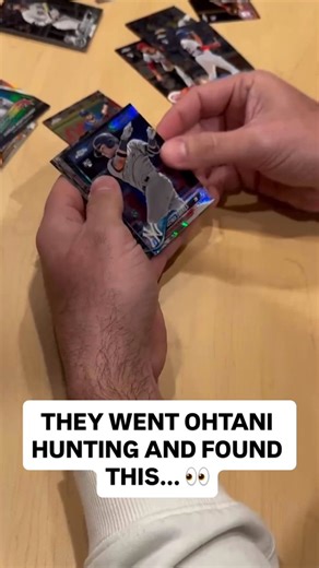These collectors opened up a box of 2018 Topps Chrome Baseball in hopes of finding a Shohei Ohtani rookie card and they found this...🤯via: IG/khopp4
