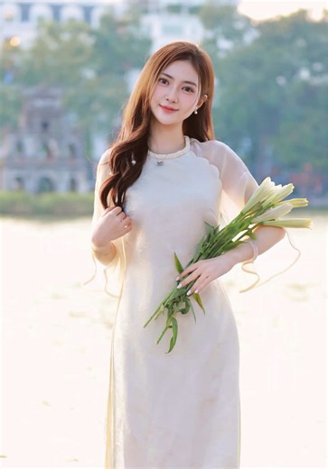 Chụp Ảnh Áo Dài Tại Hồ Gươm Dịp Tết