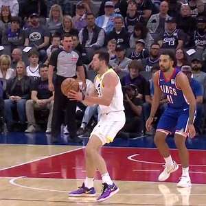 526K views · 2.1K reactions | De'Aaron Fox loses his shoe, puts it back on mid-play, and scores!  Watch games LIVE on Pilipinas Live  https://bit.ly/48u6KxO Download the Pilipinas Live app now  #NBAPhilippines #NBAHighlights #NBAOnPilipinasLive | NBA Philippines | Facebook