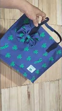How to Make a Zipper Tote Bag 🧵 | Easy DIY Sewing. #Shorts#DIYSewing #ToteBag #ZipperToteBag