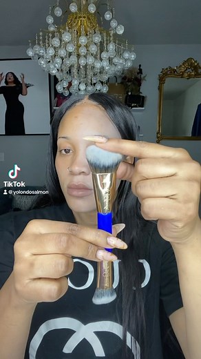 •Evanesce Soft Matte Cream Concealer •Primer Faded Pores Silk Primer ———•The DD4 Brush . Introducing our DD4 Duo-Ended Streak-Free Makeup Brush - the ultimate tool for flawless makeup application! This innovative brush is multifunctional and designed to make your beauty routine a breeze, giving you a professional finish every single time. With two brush heads in one sleek design, it offers versatility and convenience for all your makeup needs. cruelty-free hand-made #fyp #beauty #makeup #foundat