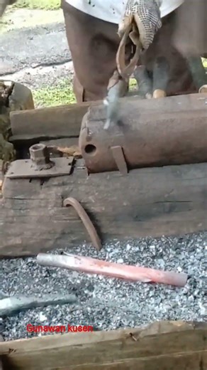 iron smelting process #wood #reels #woodscraft #welding #usa