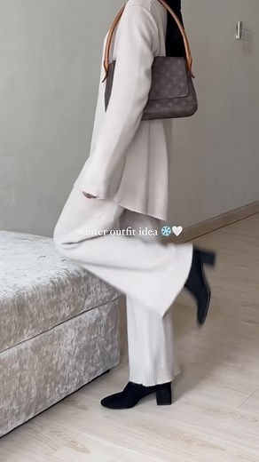 AMARIAH on Instagram: "So obsessed with this look 🤍 Wearing the Elandra Set in Light Nude & our Anastasia Faux fur coat, only available at Amariah"