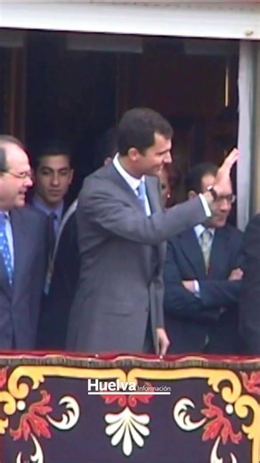 ✈️ ¡Cita con la historia en Palos de la Frontera! 👑 El próximo jueves, la provincia de Huelva se convierte en el epicentro de España. El Rey Felipe VI visita Palos para celebrar el Centenario del Vuelo del Plus Ultra. 📆📍 La alcaldesa Milagros Romero invita a todos los onubenses a sumarse a una jornada histórica. Conoce toda la programación en la web | Enlace en comentarios. ⬇️ #HuelvaInformación #FelipeVI #PalosdelaFrontera #plusultra | Huelva Información