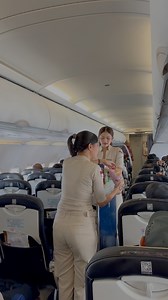 Pramugari super air jet jualan dipesawat #superairjet #pramugarisuperairjet #trandingreels #pramugariviral #pramugarihits #pramugari #pramugariindonesia #flightattendants #tranding | Pramugari Indonesia