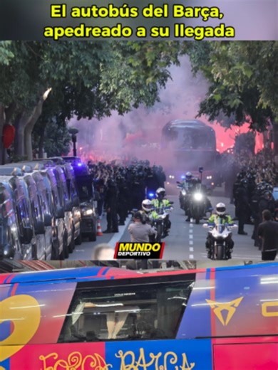 🚨 El bus del Barça, apedreado y con una ventana rota a su llegada al Spotify Camp Nou #fcbarcelona #fcb #elclasico